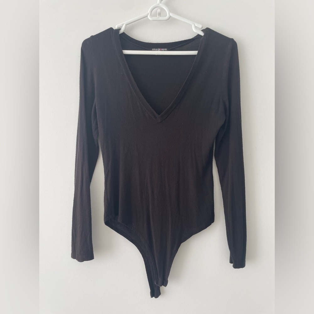 Fashion Nova Black Long Sleeve Bodysuit - Size 6